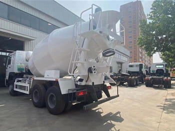 SINOTRUK Cement Mixer Truck for Sale in Zambia - Concrete mixer truck: picture 3 SINOTRUK Cement Mixer Truck for Sale in Zambia - Concrete mixer truck: picture 3