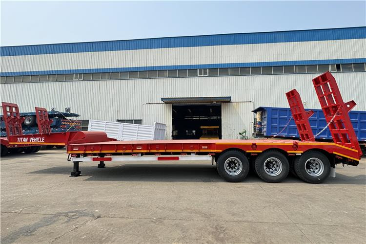 TITAN 3 Axle 60 Ton Truck Lowbed Trailer for Sale In Kenya - Low loader semi-trailer: picture 3 TITAN 3 Axle 60 Ton Truck Lowbed Trailer for Sale In Kenya - Low loader semi-trailer: picture 3
