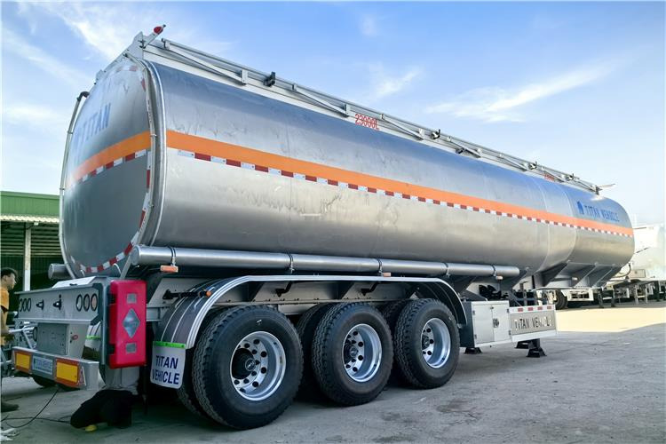 TITAN 3 Axle Aluminum Fuel Tanker Trailer for Sale In Jamaica - Tank semi-trailer: picture 2 TITAN 3 Axle Aluminum Fuel Tanker Trailer for Sale In Jamaica - Tank semi-trailer: picture 2