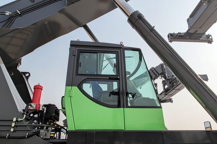 XCMG Reach Stacker Price for Sale in Guyana - Container handler: picture 4 XCMG Reach Stacker Price for Sale in Guyana - Container handler: picture 4