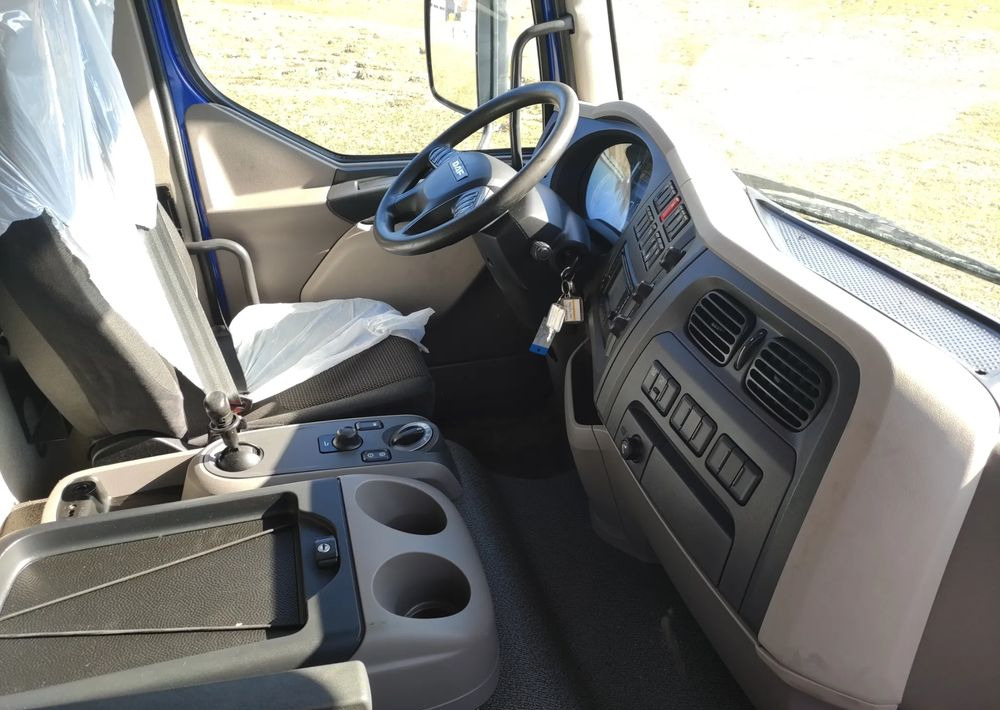 Box truck DAF LF 18.320 Kontener 20 palet: picture 11