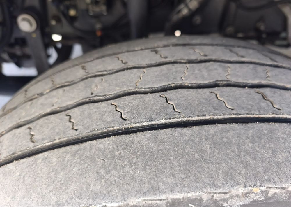 Renault GAMA D 12.210  chłodnia izoterma 14 palet poduszka - Refrigerator truck: picture 5 Renault GAMA D 12.210  chłodnia izoterma 14 palet poduszka - Refrigerator truck: picture 5