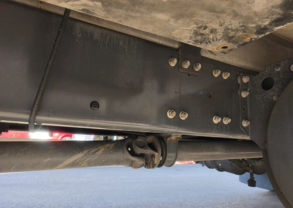 Renault GAMA D 18.320  chłodnia izoterma 19 palet - Refrigerator truck: picture 4 Renault GAMA D 18.320  chłodnia izoterma 19 palet - Refrigerator truck: picture 4