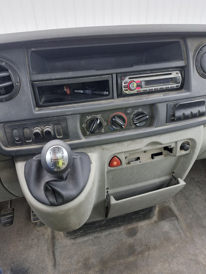 Renault Mascott 3.5T- (Disponible à compter du 24/11/2025) 3 places avec benne basculante hydraulique. BEG. Vendu sans CT. Véhicule roulant. Entretien régulier. Arrêté début 2025 pour souci passage d - Tipper van: picture 5 Renault Mascott 3.5T- (Disponible à compter du 24/11/2025) 3 places avec benne basculante hydraulique. BEG. Vendu sans CT. Véhicule roulant. Entretien régulier. Arrêté début 2025 pour souci passage d - Tipper van: picture 5