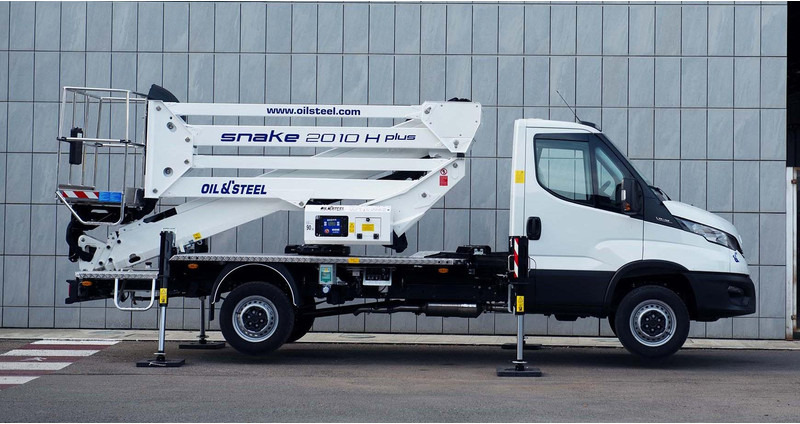 Oil & Steel Snake 2010 HE PLUS Sobre IVECO 35S14 Distancia entre ejes 3750 mm - Aerial platform: picture 1 Oil & Steel Snake 2010 HE PLUS Sobre IVECO 35S14 Distancia entre ejes 3750 mm - Aerial platform: picture 1