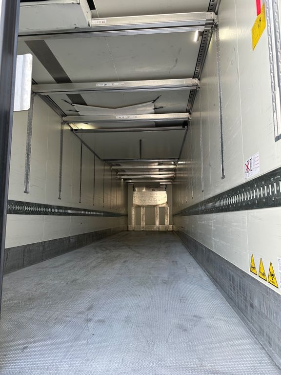 Krone SD 27 Thermoking Spectrum Multitemp Pharma Safe Krone SD 27 Thermoking Spectrum Multitemp Pharma Safe - Refrigerator semi-trailer: picture 5 Krone SD 27 Thermoking Spectrum Multitemp Pharma Safe Krone SD 27 Thermoking Spectrum Multitemp Pharma Safe - Refrigerator semi-trailer: picture 5