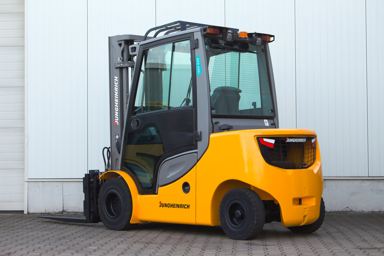 JUNGHEINRICH DFG435s - Triplex - Diesel forklift: picture 5 JUNGHEINRICH DFG435s - Triplex - Diesel forklift: picture 5
