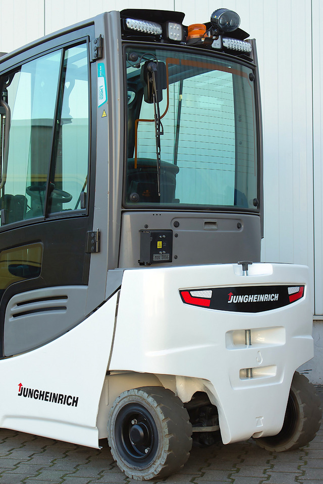 Lease a Jungheinrich EFG320 - Triplex - Drehgerät - Li-Ion Jungheinrich EFG320 - Triplex - Drehgerät - Li-Ion: picture 18
