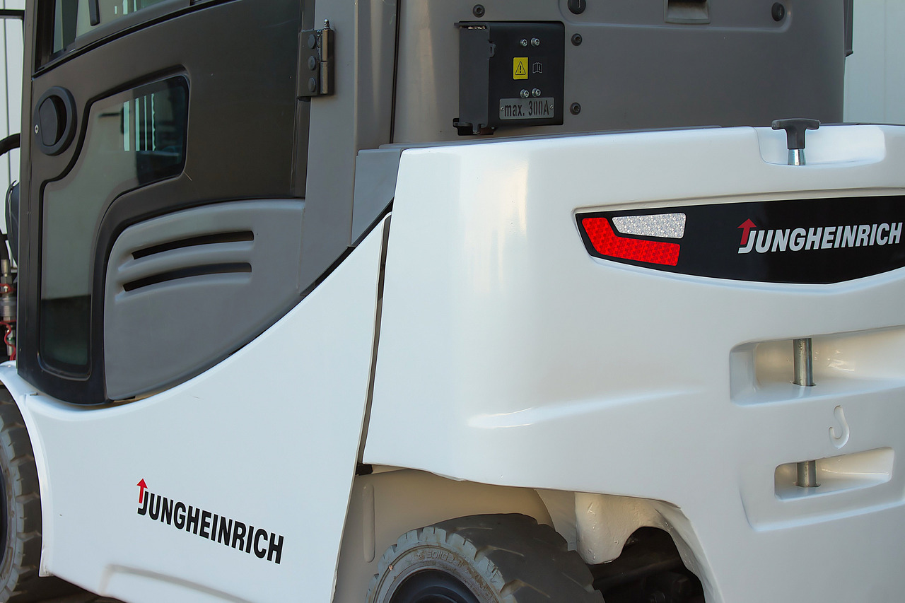 Lease a Jungheinrich EFG320 - Triplex - Drehgerät - Li-Ion Jungheinrich EFG320 - Triplex - Drehgerät - Li-Ion: picture 8