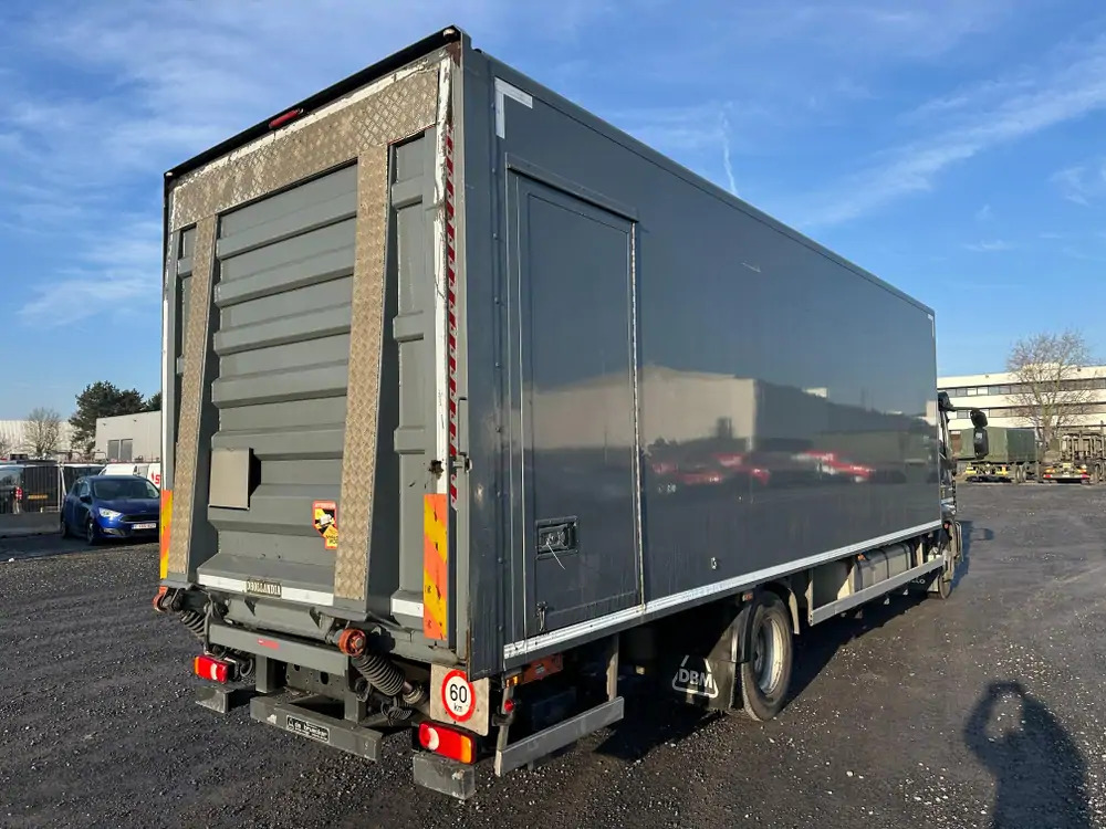 Iveco ML120E280 *Hayon 2000 kg*280 CV*caisse 7m8 - Box truck: picture 5 Iveco ML120E280 *Hayon 2000 kg*280 CV*caisse 7m8 - Box truck: picture 5