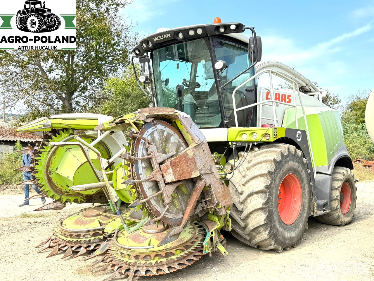CLAAS JAGUAR 940 - 2014 ROK - 4X4 + ORBIS 600 + PU 300 - Forage harvester: picture 1 CLAAS JAGUAR 940 - 2014 ROK - 4X4 + ORBIS 600 + PU 300 - Forage harvester: picture 1