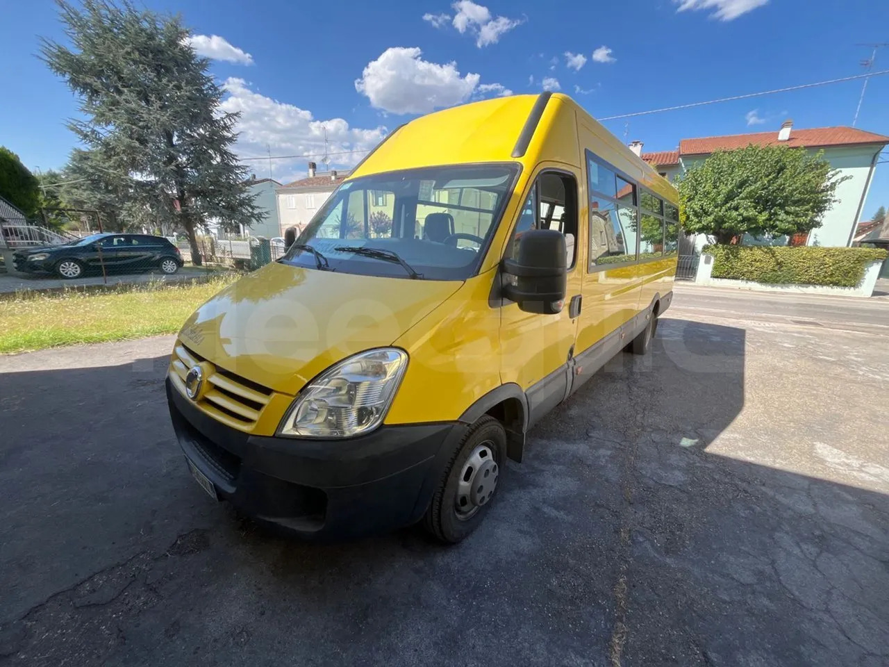 Iveco Daily - School bus: picture 4 Iveco Daily - School bus: picture 4