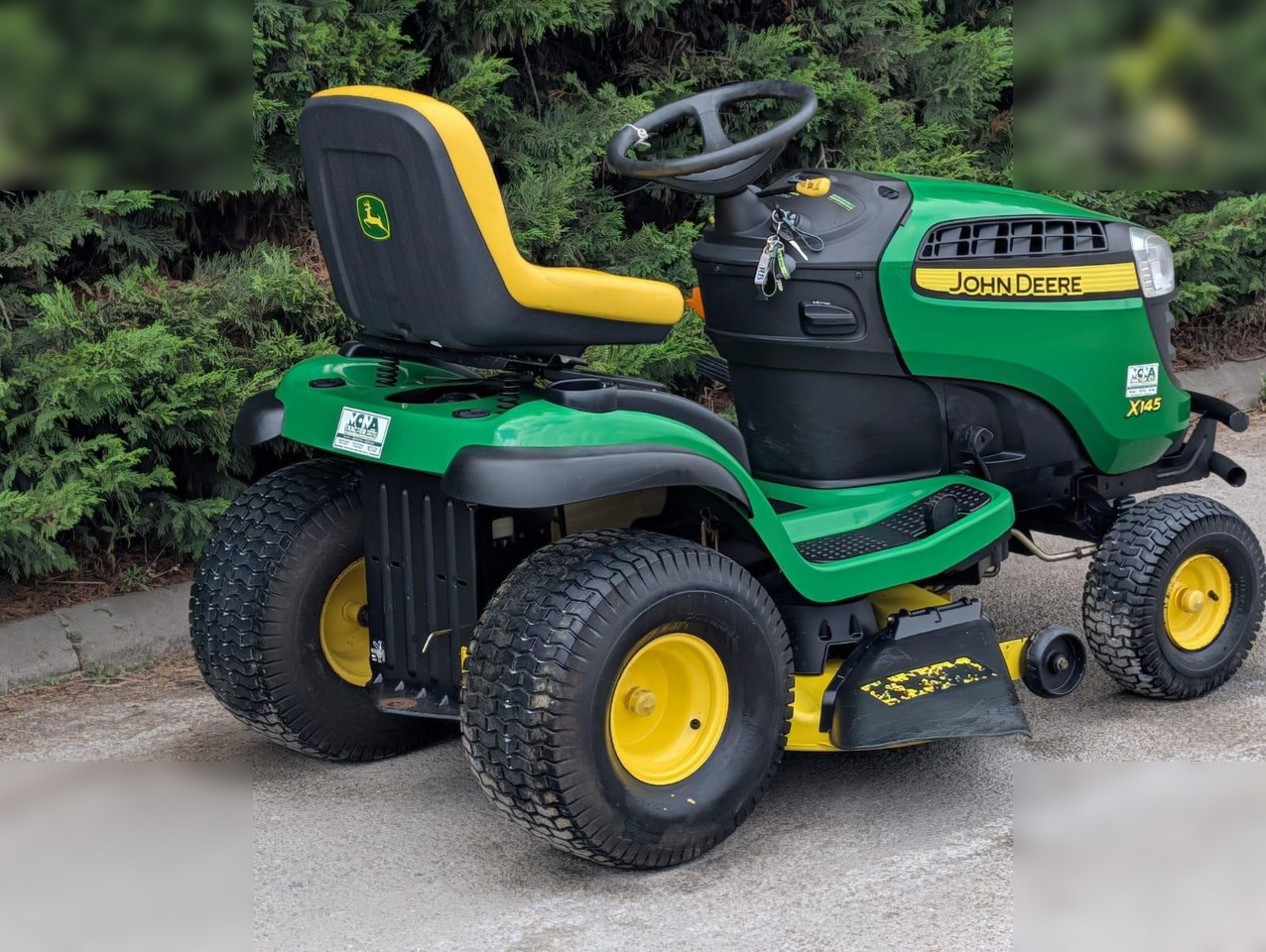 2011 JOHN DEERE X145 - Garden mower: picture 5 2011 JOHN DEERE X145 - Garden mower: picture 5