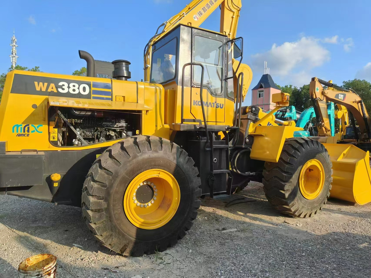 KOMATSU wa380 Low hours, direct supply from the source, lower prices - Wheel loader: picture 1 KOMATSU wa380 Low hours, direct supply from the source, lower prices - Wheel loader: picture 1