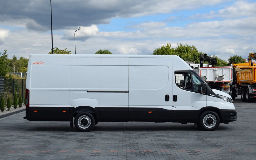 Iveco DAILY MAXI 35S16 / 2.3 - 160 KM / AUTOMAT HI-MATIC / NOWY MODEL / 3 OSOBY / DOSTAWCZE / BLASZAK / KLIMA / 2023 / SERWISOWANY / SPROWADZONY Z NIEMIEC - Panel van: picture 4 Iveco DAILY MAXI 35S16 / 2.3 - 160 KM / AUTOMAT HI-MATIC / NOWY MODEL / 3 OSOBY / DOSTAWCZE / BLASZAK / KLIMA / 2023 / SERWISOWANY / SPROWADZONY Z NIEMIEC - Panel van: picture 4