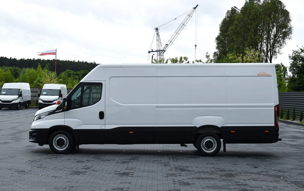 Panel van Iveco DAILY MAXI 35S16 / 2.3 - 160 KM / AUTOMAT HI-MATIC / NOWY MODEL / 3 OSOBY / DOSTAWCZE / BLASZAK / KLIMA / CZUJNIKI COFANIA / NISKI PRZEBIEG / 2022 / SERWISOWANY / Z NIEMIEC: picture 8 Panel van Iveco DAILY MAXI 35S16 / 2.3 - 160 KM / AUTOMAT HI-MATIC / NOWY MODEL / 3 OSOBY / DOSTAWCZE / BLASZAK / KLIMA / CZUJNIKI COFANIA / NISKI PRZEBIEG / 2022 / SERWISOWANY / Z NIEMIEC: picture 8