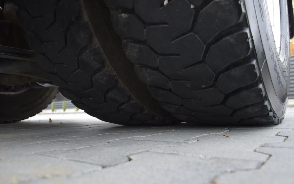 Tractor unit Volvo FH500 / NISKA KABINA / HYDRAULIKA / EURO 6 / ACC / LEDY / ALUFELGI / SERWISOWANY / SPROWADZONY: picture 16 Tractor unit Volvo FH500 / NISKA KABINA / HYDRAULIKA / EURO 6 / ACC / LEDY / ALUFELGI / SERWISOWANY / SPROWADZONY: picture 16