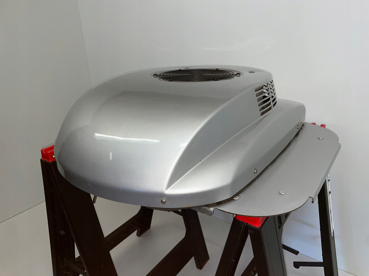 KLIMATYZACJA POSTOJOWA WAECO CA800 MAN SCANIA VOLVO DAF CA-0800-DC - A/C compressor for Truck: picture 4 KLIMATYZACJA POSTOJOWA WAECO CA800 MAN SCANIA VOLVO DAF CA-0800-DC - A/C compressor for Truck: picture 4