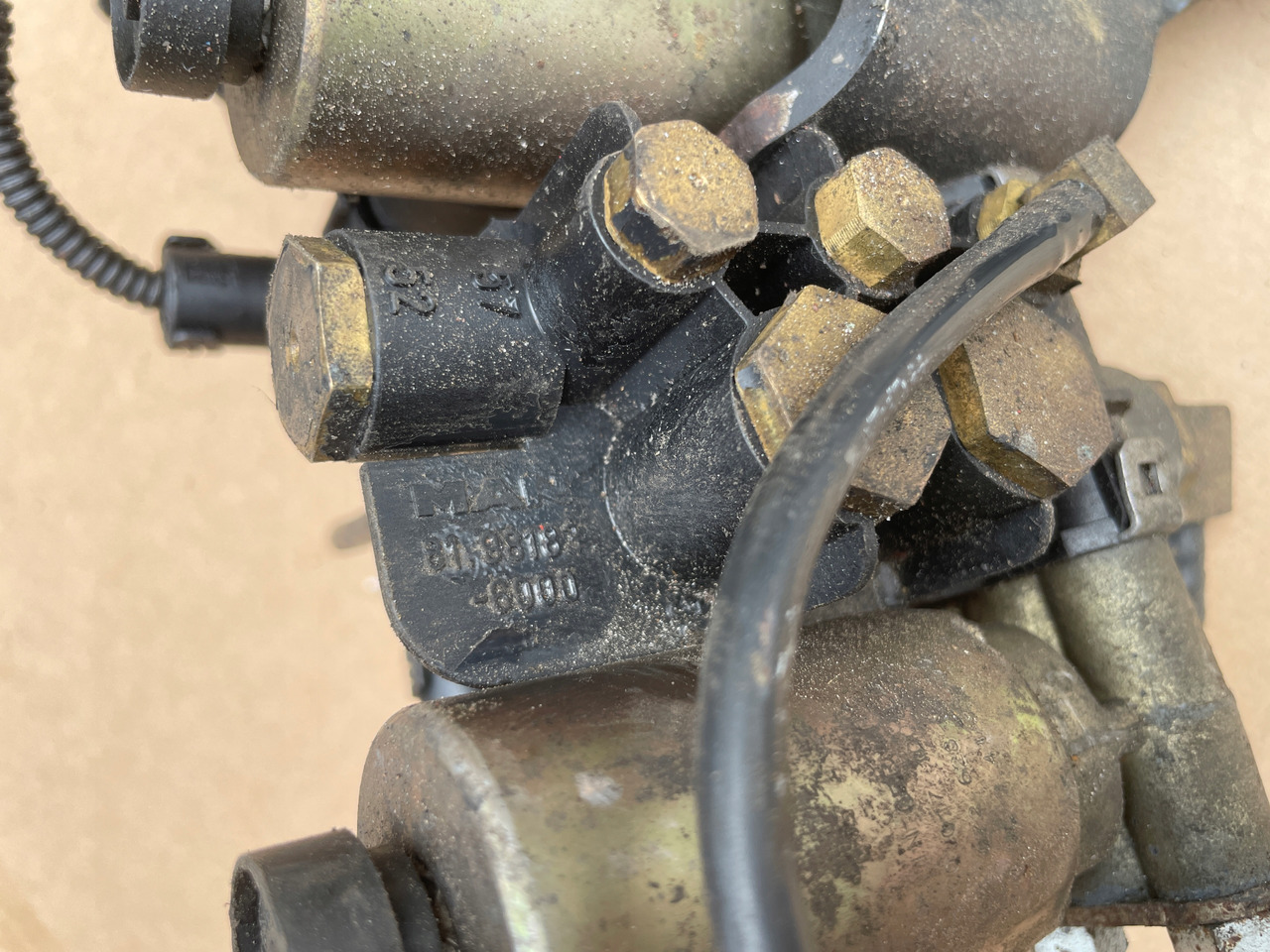 ZAWÓR ROZGAŁĘZIACZ MAN TGA TGS TGX TGM 81981836000 - Engine and parts for Truck: picture 4 ZAWÓR ROZGAŁĘZIACZ MAN TGA TGS TGX TGM 81981836000 - Engine and parts for Truck: picture 4