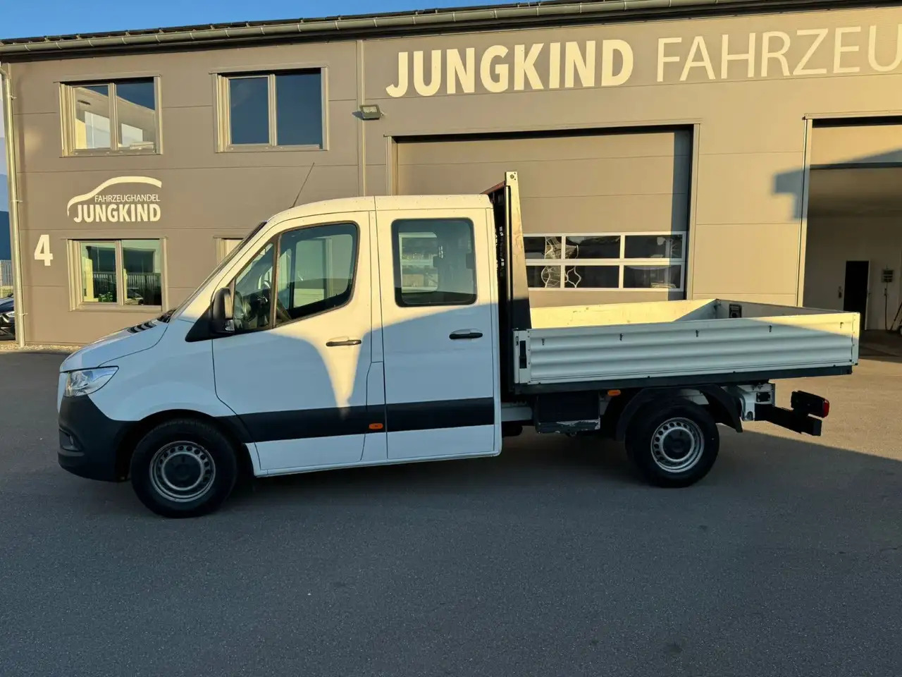 Mercedes-Benz Sprinter 317 CDI Lang DoKa Pritsche AHK 3,5t - Flatbed van, Combi van: picture 1 Mercedes-Benz Sprinter 317 CDI Lang DoKa Pritsche AHK 3,5t - Flatbed van, Combi van: picture 1