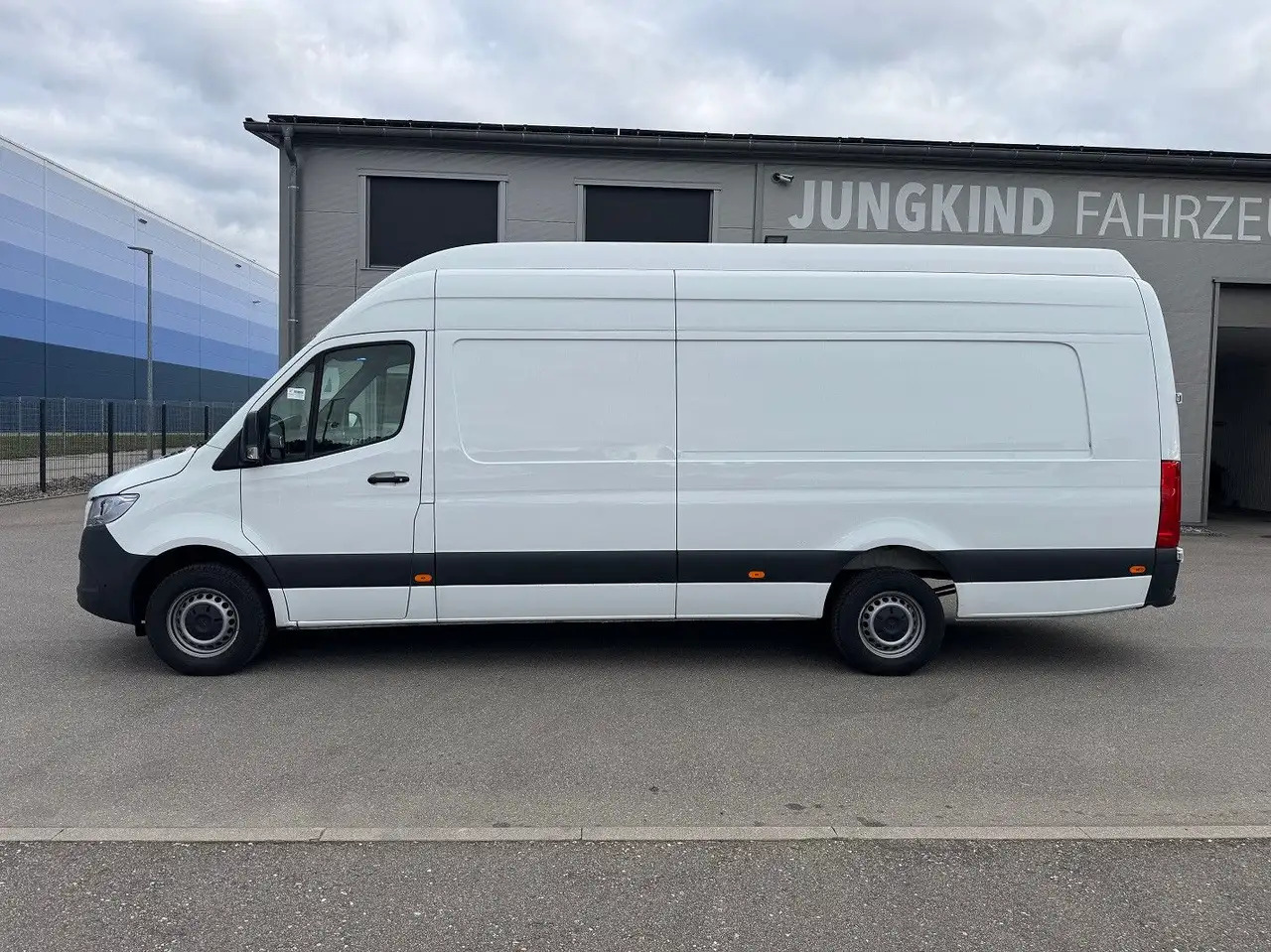 Mercedes-Benz Sprinter 317 CDI Maxi Lang Extralang XXL MBUX - Panel van: picture 3 Mercedes-Benz Sprinter 317 CDI Maxi Lang Extralang XXL MBUX - Panel van: picture 3