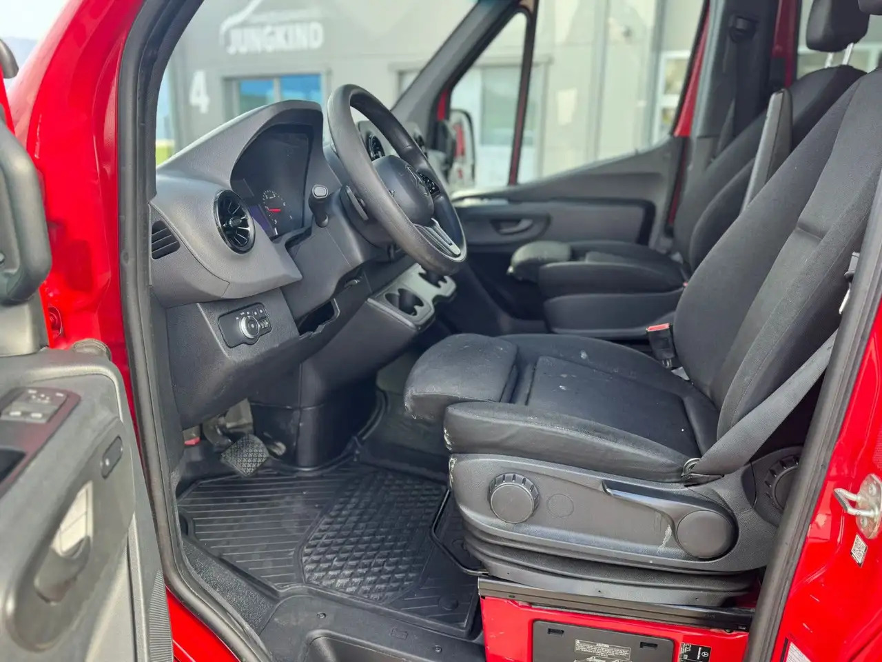 Mercedes-Benz Sprinter 317 CDI Maxi Lang Mixto AHK 3,5t MBUX - Combi van: picture 4 Mercedes-Benz Sprinter 317 CDI Maxi Lang Mixto AHK 3,5t MBUX - Combi van: picture 4