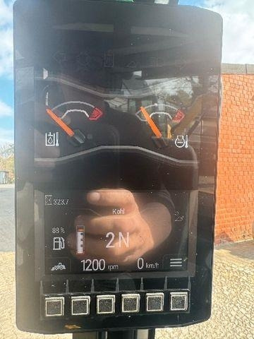 Wheel loader CAT 906: picture 8