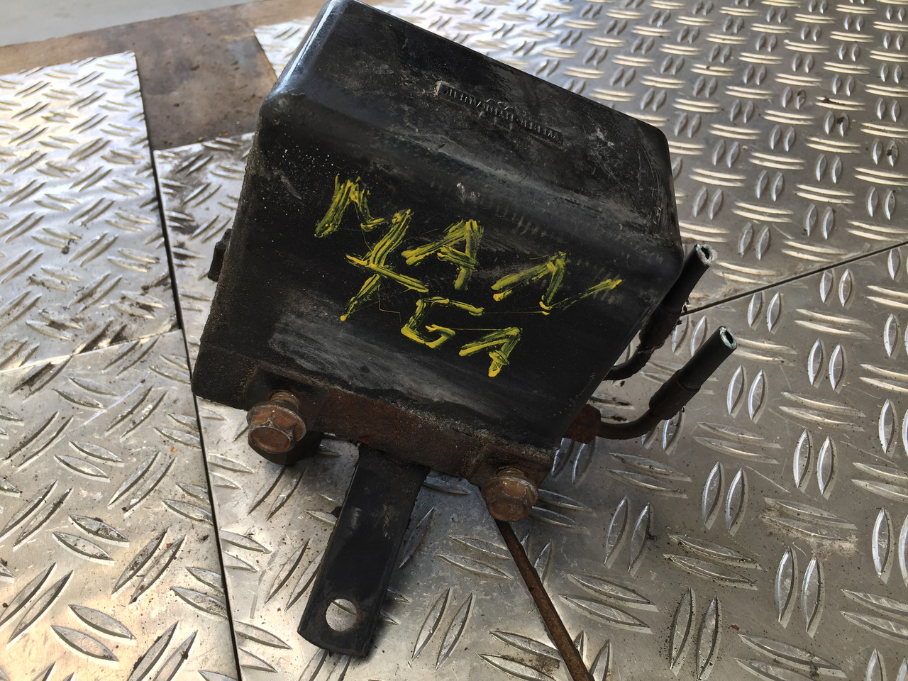 Gebrauchtes Elektr. - Hydr. Fahrerhaus Kippventil, MAN TGA, Artikel - Nr. : 81.9999 - 9999 - Hydraulic valve for Truck: picture 1 Gebrauchtes Elektr. - Hydr. Fahrerhaus Kippventil, MAN TGA, Artikel - Nr. : 81.9999 - 9999 - Hydraulic valve for Truck: picture 1