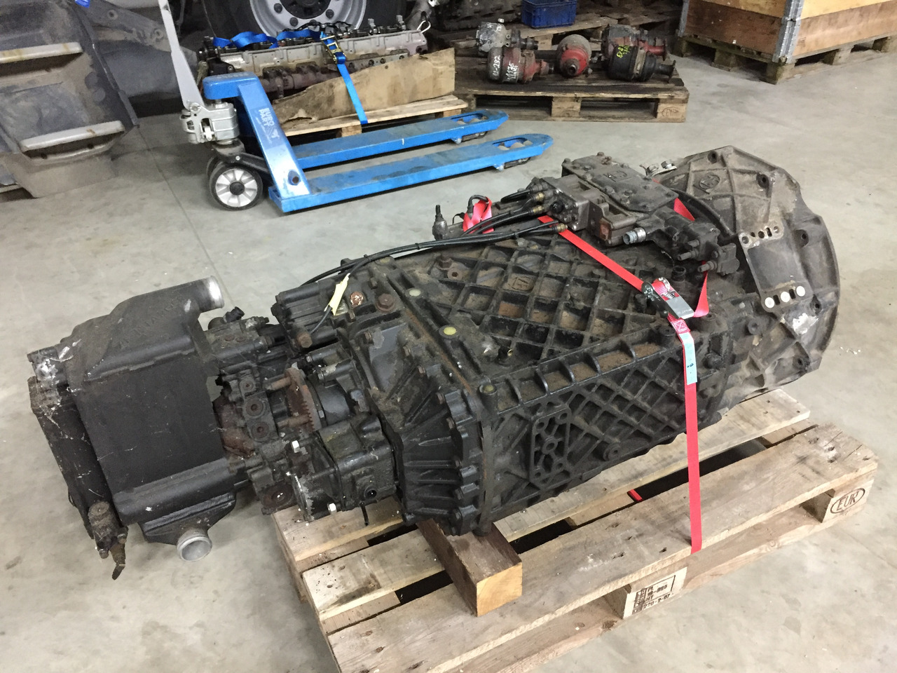 Gebrauchtes Getriebe MAN TGA 18.430, Typ : 16S 2521 TO, Artikel - Nr.: 81.32003 - 6677 - Gearbox for Truck: picture 4 Gebrauchtes Getriebe MAN TGA 18.430, Typ : 16S 2521 TO, Artikel - Nr.: 81.32003 - 6677 - Gearbox for Truck: picture 4