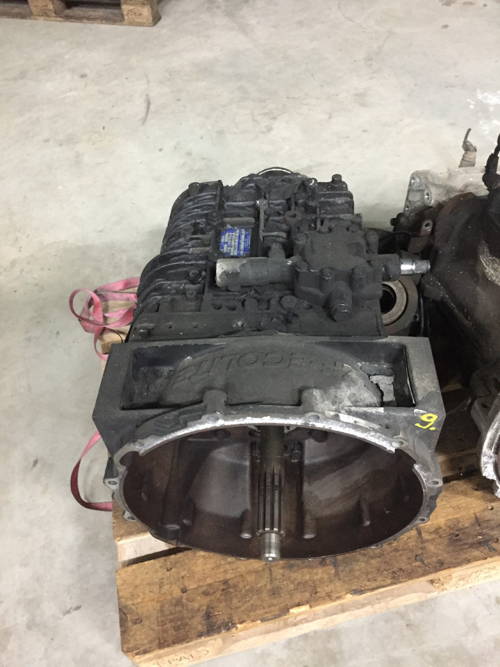 Gebrauchtes Getriebe MAN TGL 8.180, Typ : S6 - 850 TO LL, Artikel - Nr. : 81.32004 - 6139 - Gearbox for Truck: picture 5 Gebrauchtes Getriebe MAN TGL 8.180, Typ : S6 - 850 TO LL, Artikel - Nr. : 81.32004 - 6139 - Gearbox for Truck: picture 5