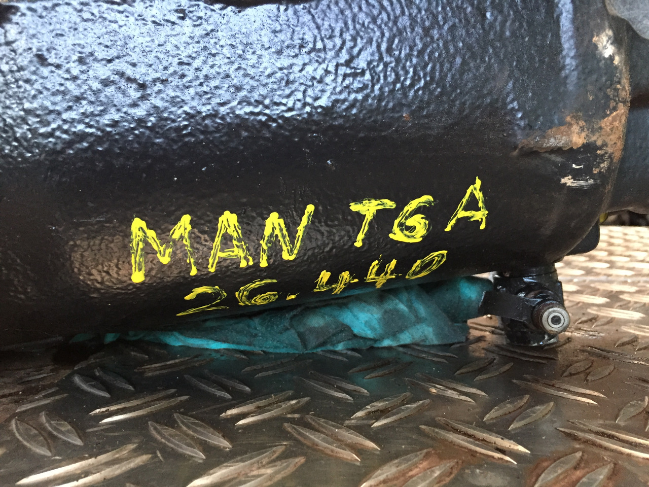 Gebrauchtes Lenkgetriebe, mechanisch, MAN TGA 26.440 XXL, Artikel - Nr. : 81.46200 - 6427 - Steering gear for Truck: picture 2 Gebrauchtes Lenkgetriebe, mechanisch, MAN TGA 26.440 XXL, Artikel - Nr. : 81.46200 - 6427 - Steering gear for Truck: picture 2