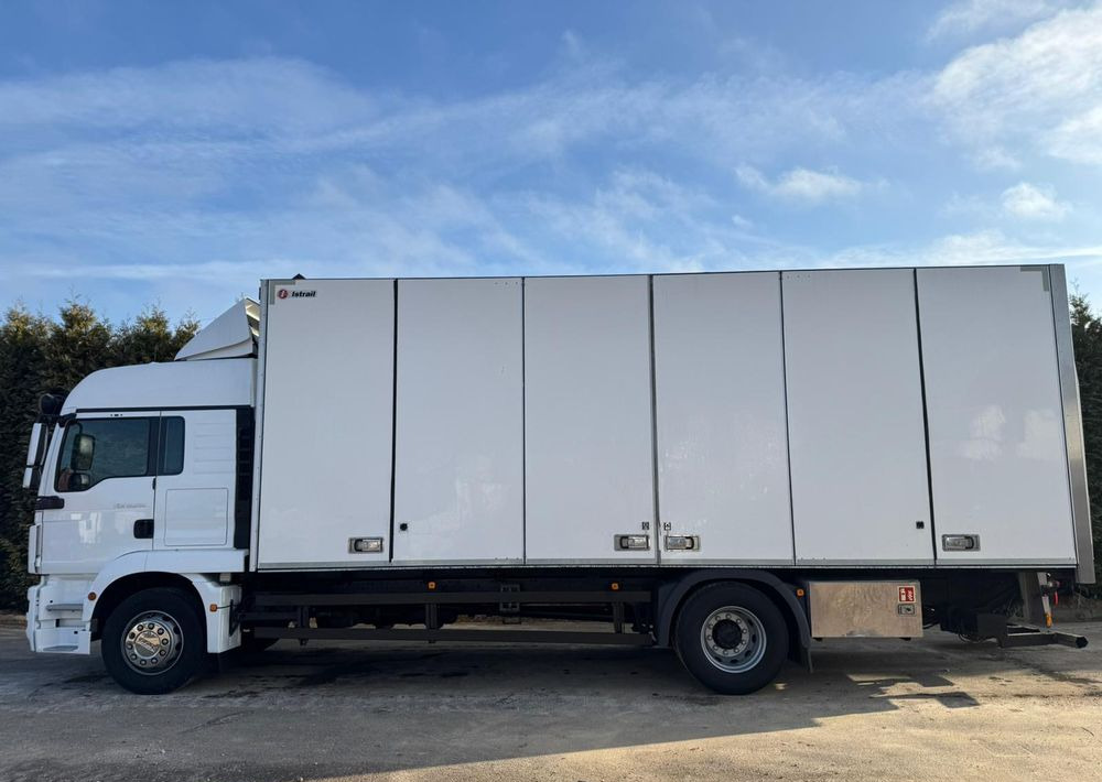MAN MAN TGM 18.290/ IZOTERMA / OTWIERANY BOK/ /WINDA / 19 EUROPALET/ NISKI PRZEBIEG /SYPIALKA /ACC/EURO6 - Refrigerator truck: picture 4 MAN MAN TGM 18.290/ IZOTERMA / OTWIERANY BOK/ /WINDA / 19 EUROPALET/ NISKI PRZEBIEG /SYPIALKA /ACC/EURO6 - Refrigerator truck: picture 4