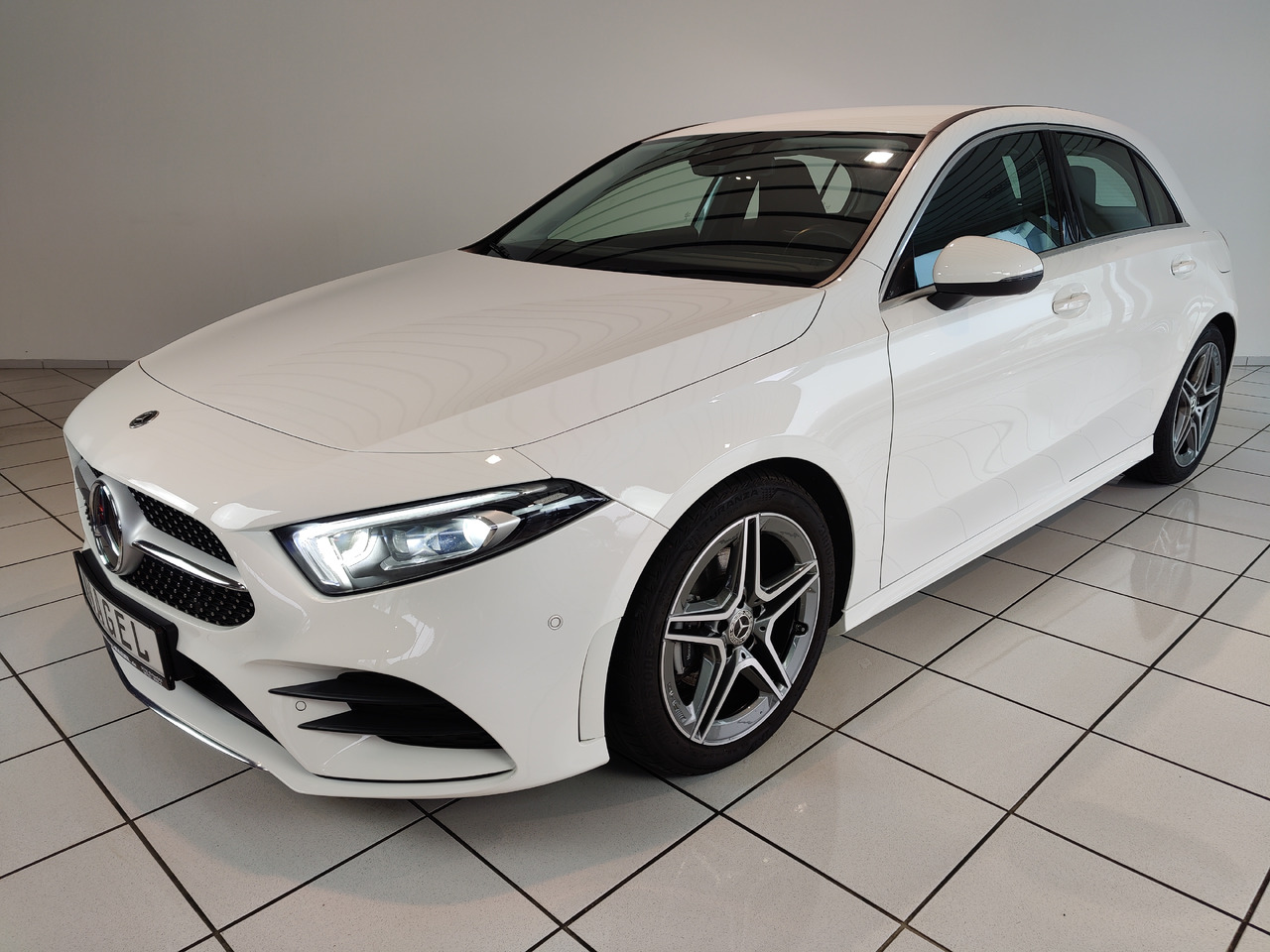 Mercedes-Benz A 200 7G-DCT AMG Line Kamera Navi LED SHZ - Sedan: picture 1 Mercedes-Benz A 200 7G-DCT AMG Line Kamera Navi LED SHZ - Sedan: picture 1