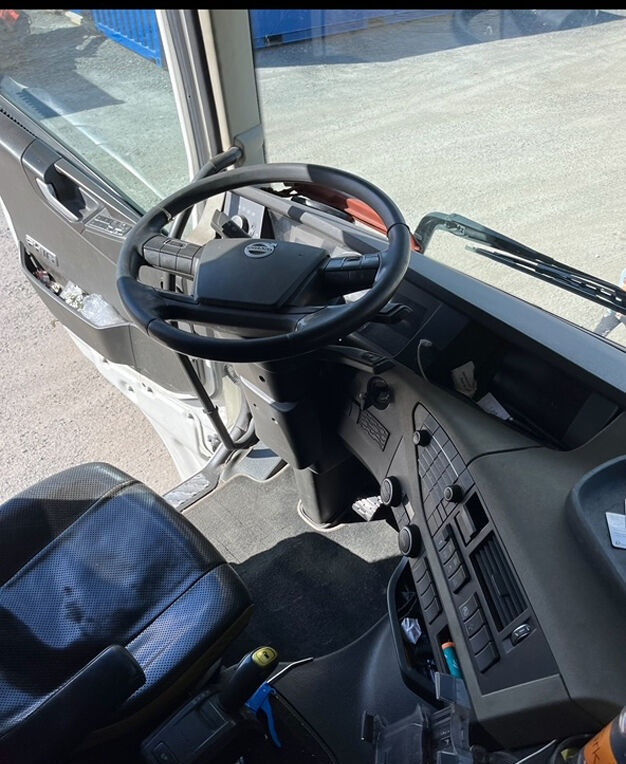 Dropside/ Flatbed truck, Crane truck Volvo FH 16.540: picture 6 Dropside/ Flatbed truck, Crane truck Volvo FH 16.540: picture 6