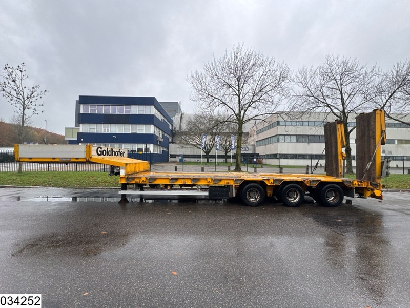 Goldhofer Lowbed 48,000 kg, Steering axle - Low loader semi-trailer: picture 2 Goldhofer Lowbed 48,000 kg, Steering axle - Low loader semi-trailer: picture 2