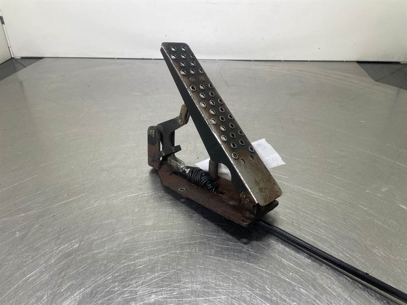 Ahlmann AZ6-4104384A-Gas pedal - Cab and interior for Construction machinery: picture 1 Ahlmann AZ6-4104384A-Gas pedal - Cab and interior for Construction machinery: picture 1