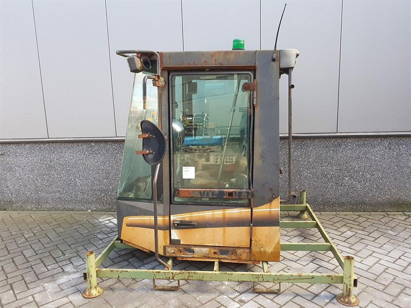 Case 821C / 921C - Cabin/Kabine/Cabine - Cab and interior for Construction machinery: picture 2 Case 821C / 921C - Cabin/Kabine/Cabine - Cab and interior for Construction machinery: picture 2