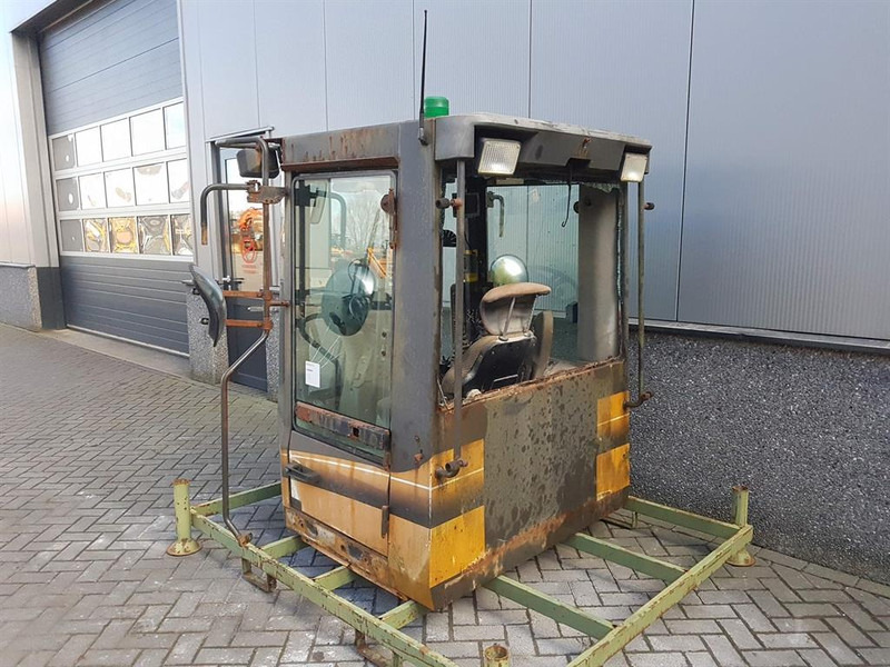 Case 821C / 921C - Cabin/Kabine/Cabine - Cab and interior for Construction machinery: picture 4 Case 821C / 921C - Cabin/Kabine/Cabine - Cab and interior for Construction machinery: picture 4