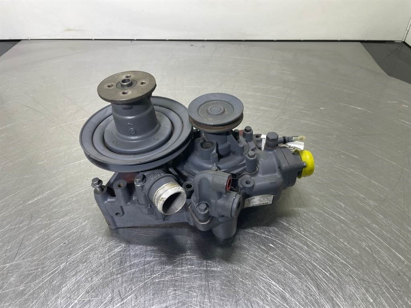 Deutz 04300291 - Coolant pump/Kühlmittelpumpe/Waterpomp - Engine for Construction machinery: picture 4 Deutz 04300291 - Coolant pump/Kühlmittelpumpe/Waterpomp - Engine for Construction machinery: picture 4