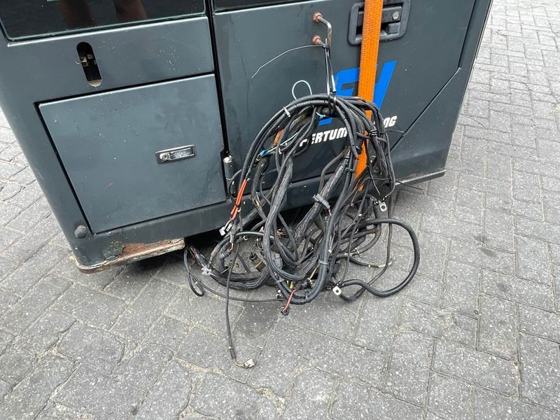 Hyundai HL757-7A-71LB-12012 / 71LB-12013 /71LB-12014-Cabin - Cab and interior for Construction machinery: picture 5 Hyundai HL757-7A-71LB-12012 / 71LB-12013 /71LB-12014-Cabin - Cab and interior for Construction machinery: picture 5