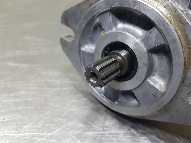 Sauer Sundstrand SNP2/4DSC06REPG/5D - Gearpump/Zah - Hydraulics for Construction machinery: picture 4 Sauer Sundstrand SNP2/4DSC06REPG/5D - Gearpump/Zah - Hydraulics for Construction machinery: picture 4