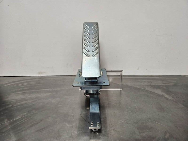 Terex TL/SKL/SKS-5692657905-Gas pedal - Cab and interior for Construction machinery: picture 4 Terex TL/SKL/SKS-5692657905-Gas pedal - Cab and interior for Construction machinery: picture 4