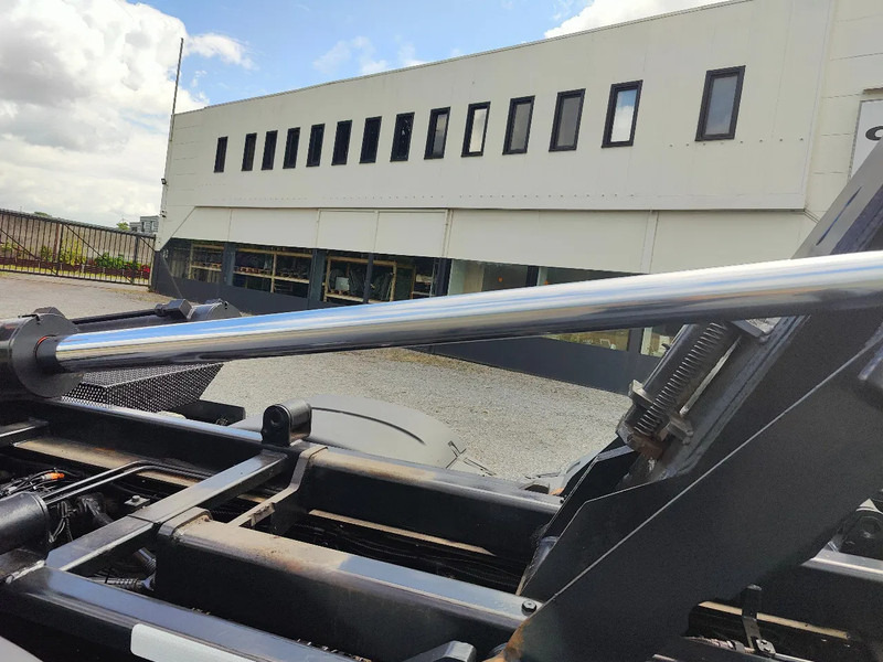 Hook lift truck, Crane truck MAN TGS 26.420 Container / Palfinger PK18002: picture 19