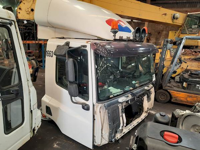 DAF CF75 DAYCAB - Cab and interior for Truck: picture 2 DAF CF75 DAYCAB - Cab and interior for Truck: picture 2