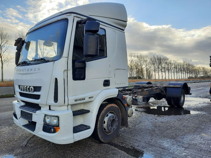 Iveco 120E22 - Cab chassis truck: picture 1 Iveco 120E22 - Cab chassis truck: picture 1