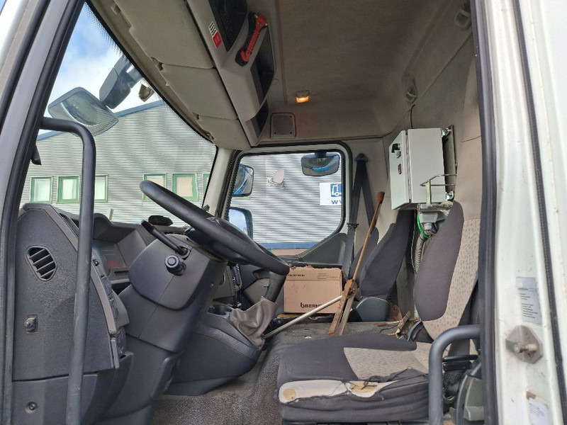 Renault MIDLUM 280DXI - Tank truck: picture 4 Renault MIDLUM 280DXI - Tank truck: picture 4