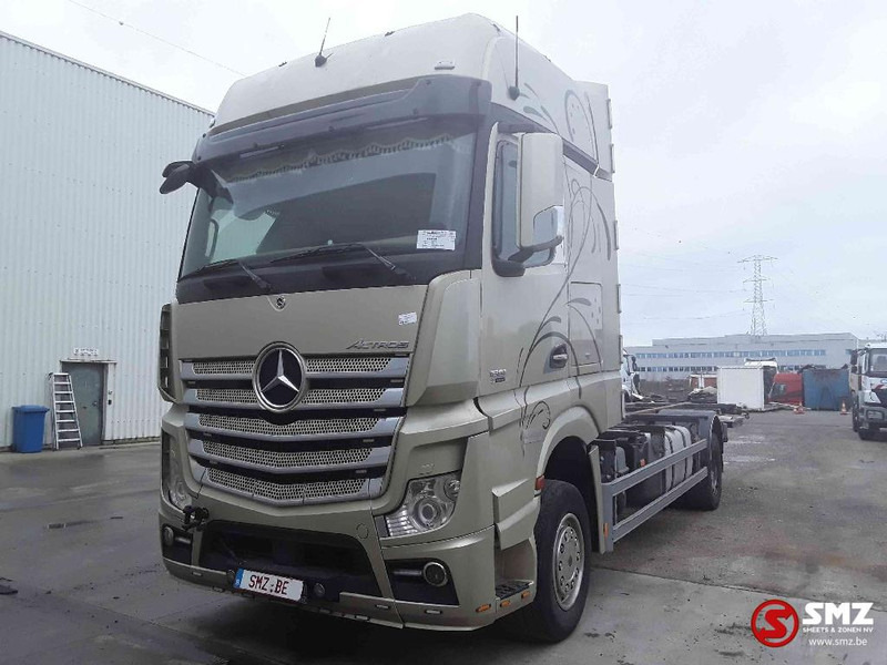 Mercedes-Benz Actros 1851 motor KO broken casse - Container transporter/ Swap body truck: picture 3 Mercedes-Benz Actros 1851 motor KO broken casse - Container transporter/ Swap body truck: picture 3