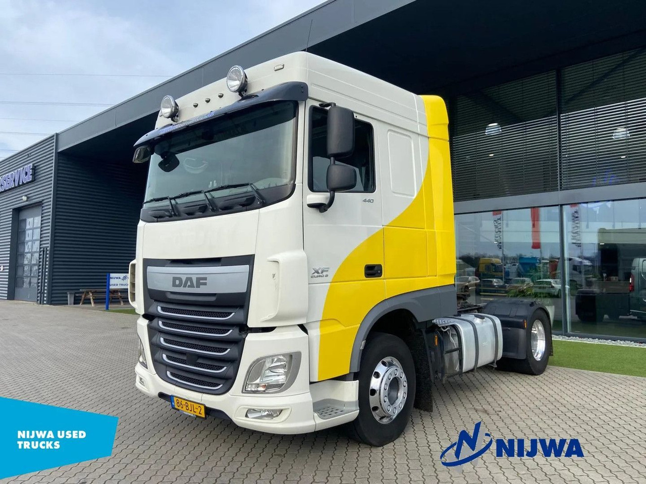 DAF XF 440 4x2 PTO + Standkachel - Tractor unit: picture 1 DAF XF 440 4x2 PTO + Standkachel - Tractor unit: picture 1
