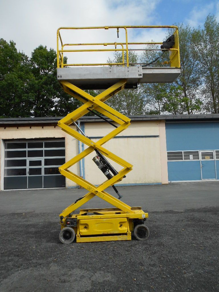 JLG 1930 ES, Scherenarbeitsbühne AH 8 m - Truck mounted aerial platform: picture 1 JLG 1930 ES, Scherenarbeitsbühne AH 8 m - Truck mounted aerial platform: picture 1