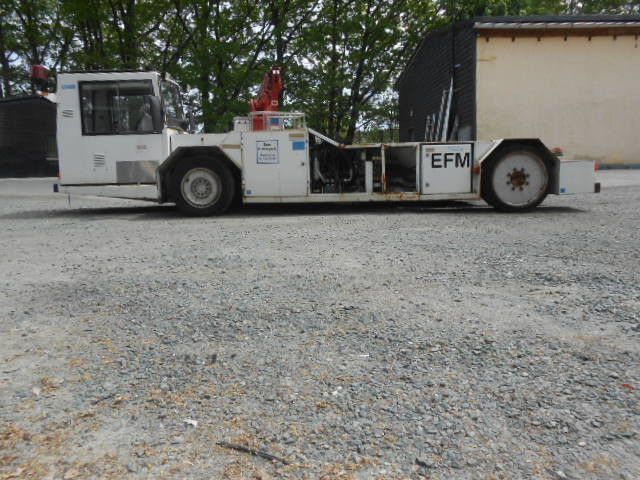 MAN AM110 Flugzeugschlepper - Pushback tractor: picture 5 MAN AM110 Flugzeugschlepper - Pushback tractor: picture 5